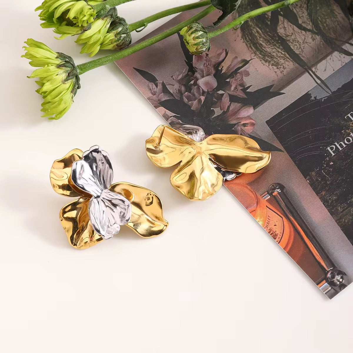 TWO TONE FLOWER EARRINGS