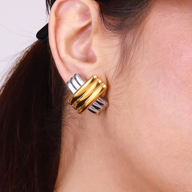 TWO TONE EARRING