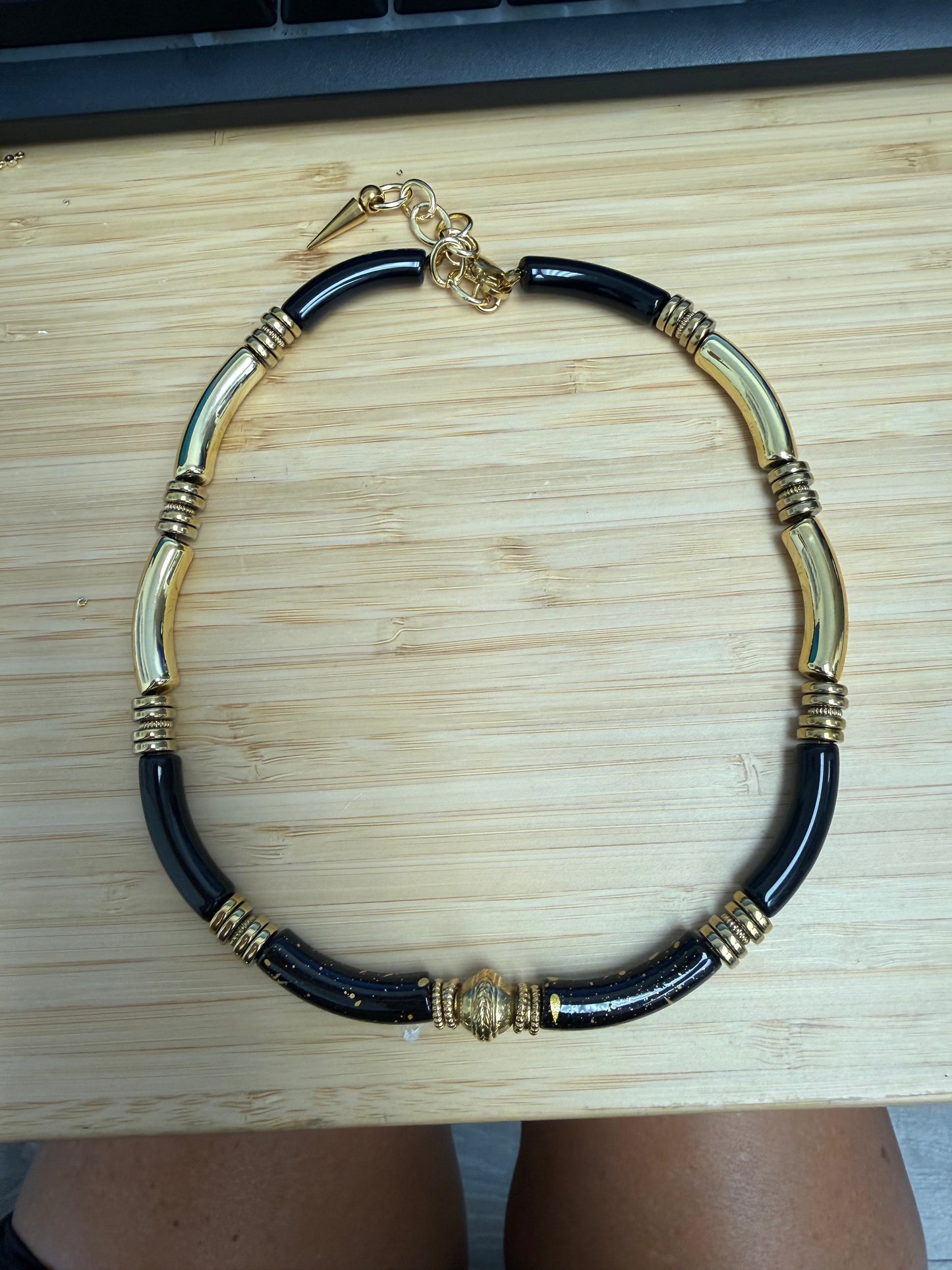 BLACK SPLASH NECKLACE
