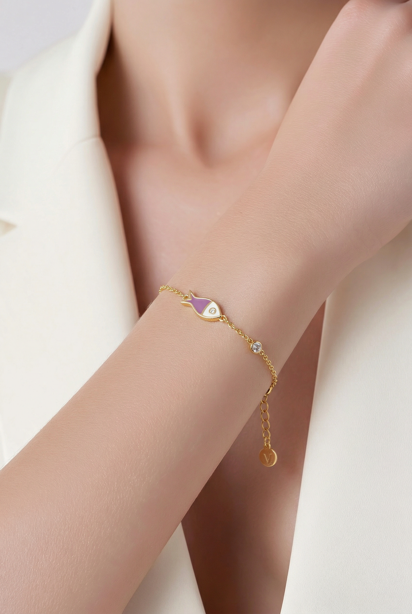 DAINTY FISH BRACELET