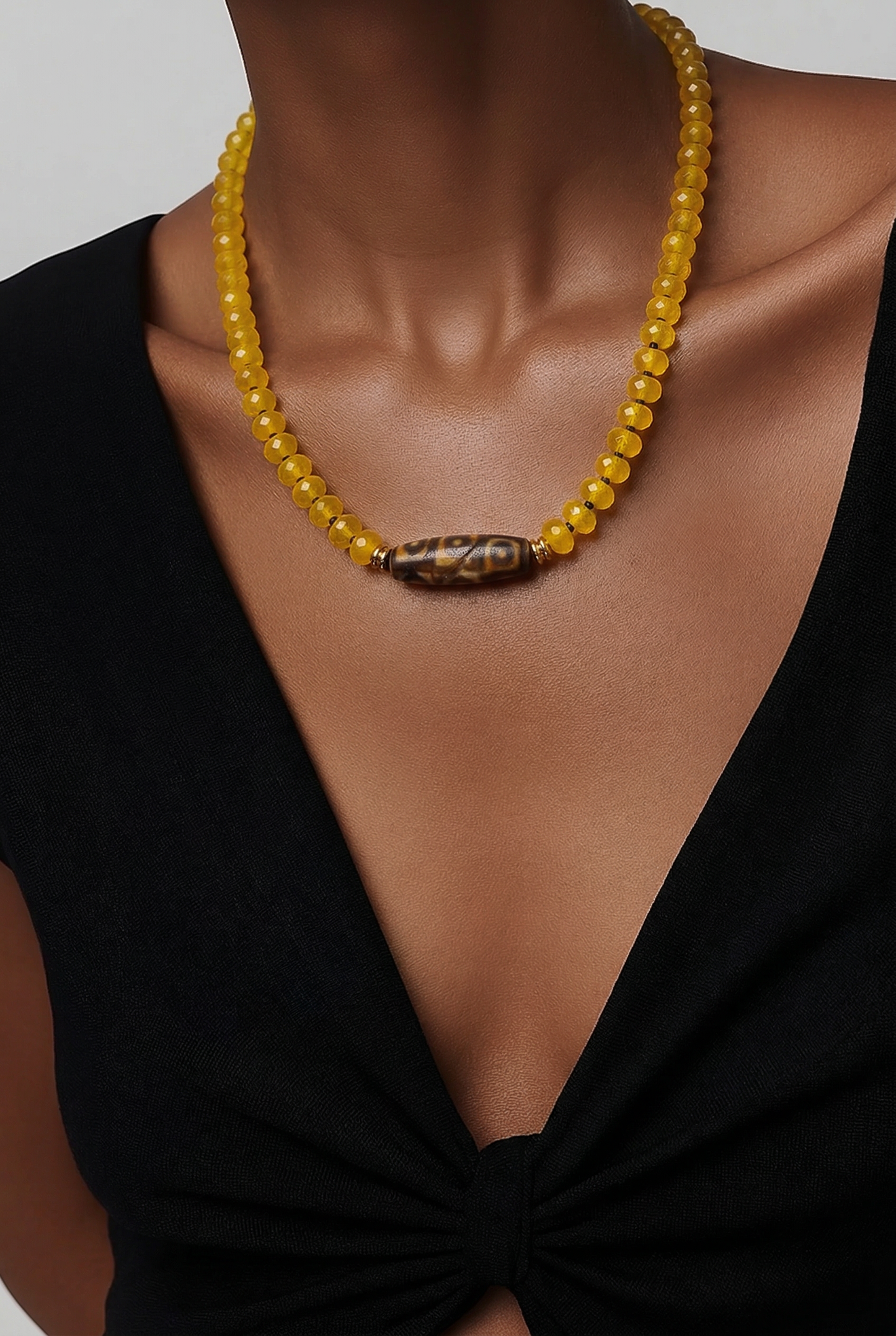 CHUNKY BEADED NECKLACE