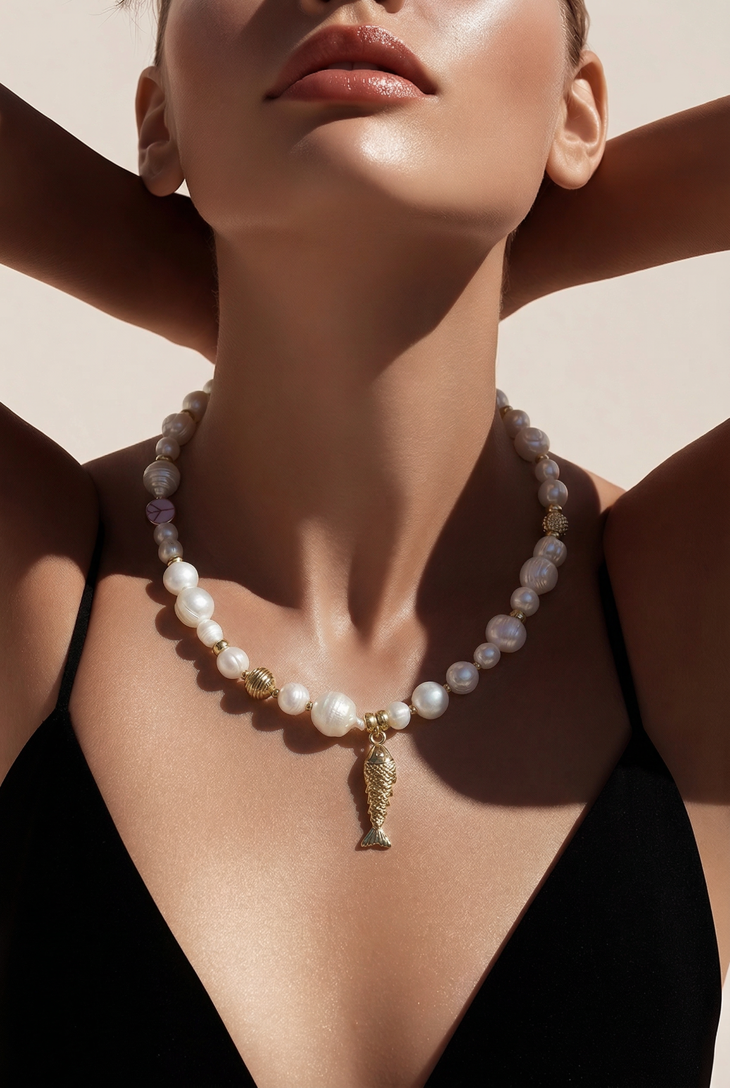 LARGE PEARL FISH NECKLACE