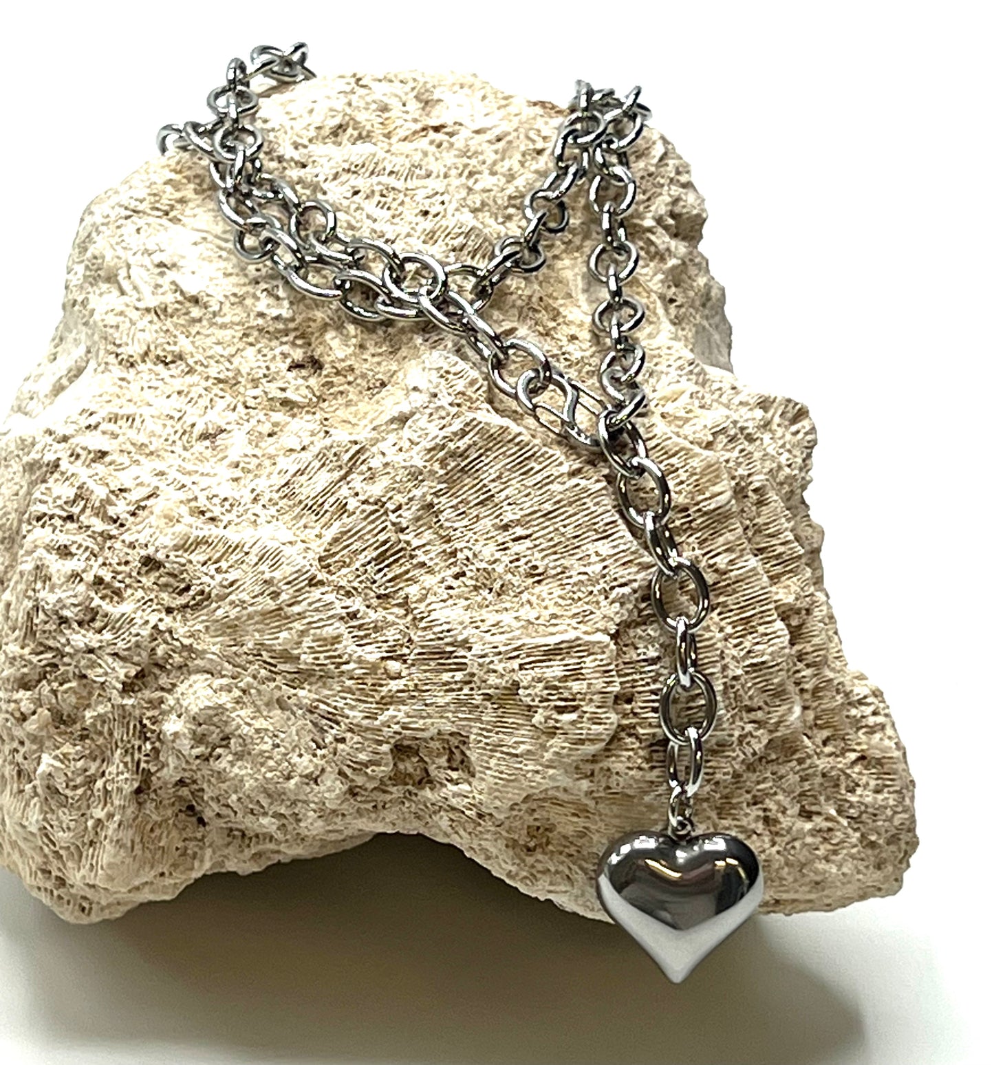 LONG ROLO HEART NECKLACE