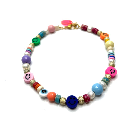 COLOR BEADED SMILEY NECKLACE