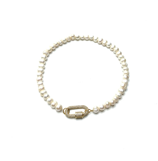 PEARL LARGE CLASP NECKLACE