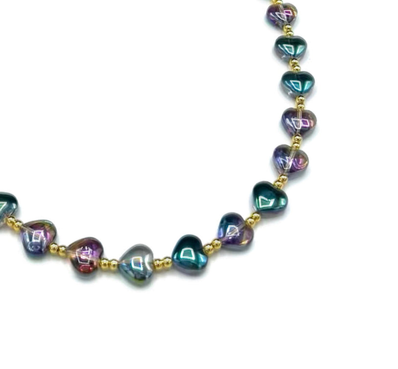HEART GLASS BEADED NECKLACE
