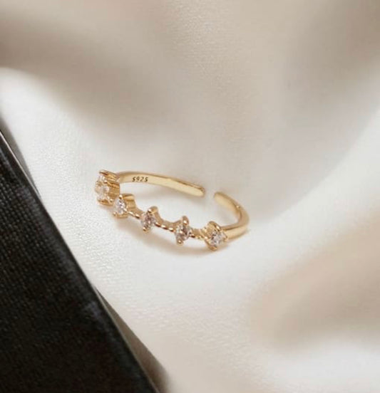 DAINTY SQUARE CZ RING