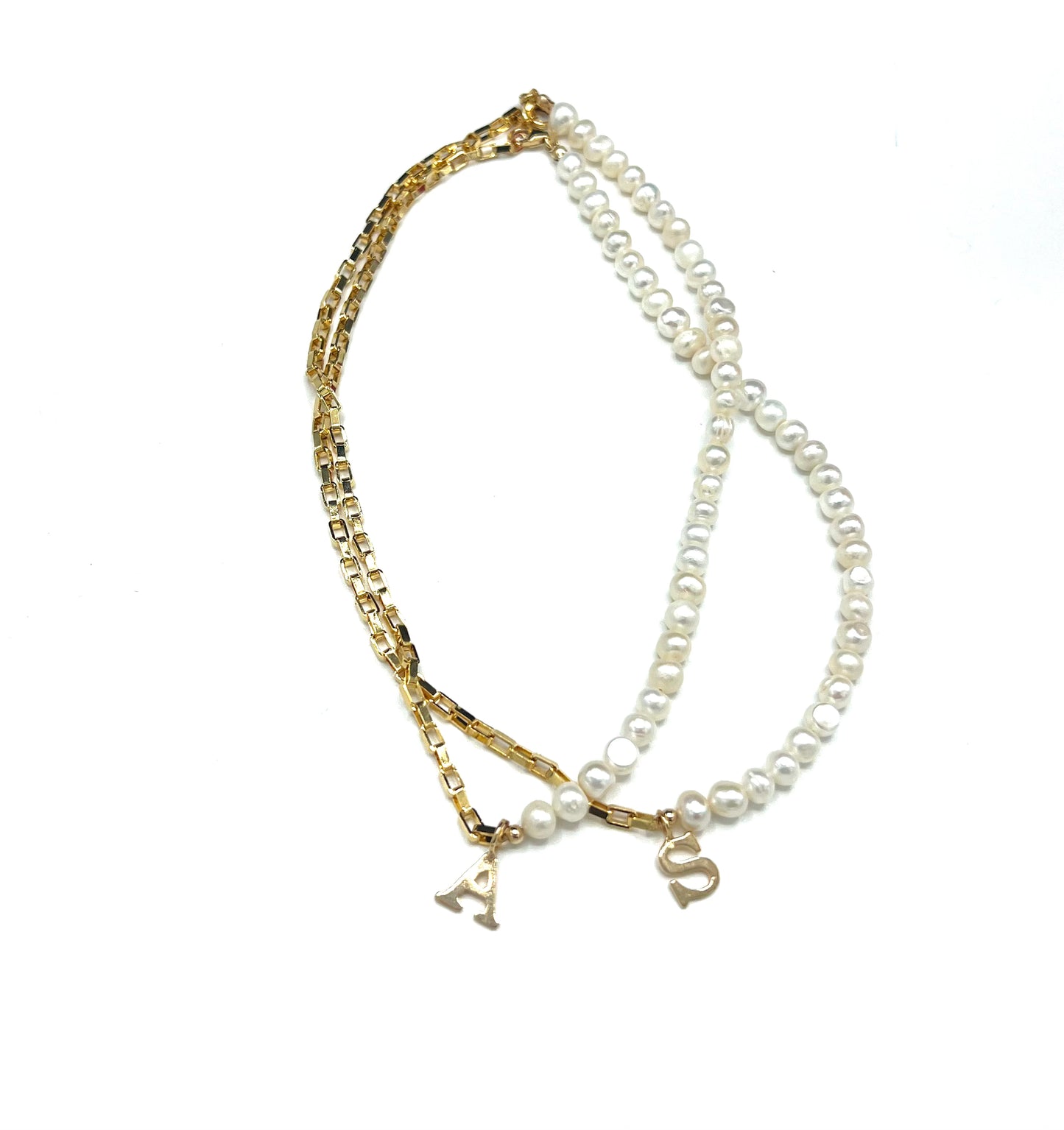 PEARL BOX CHAIN INTIAL NECKLACE