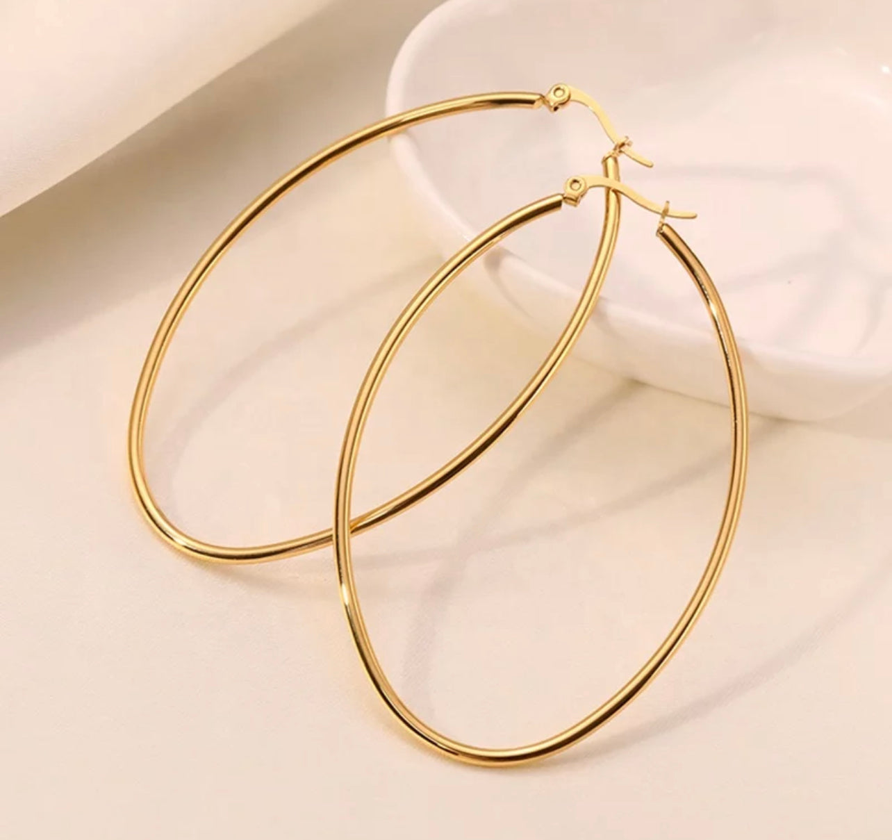 THIN OVAL HOOPS