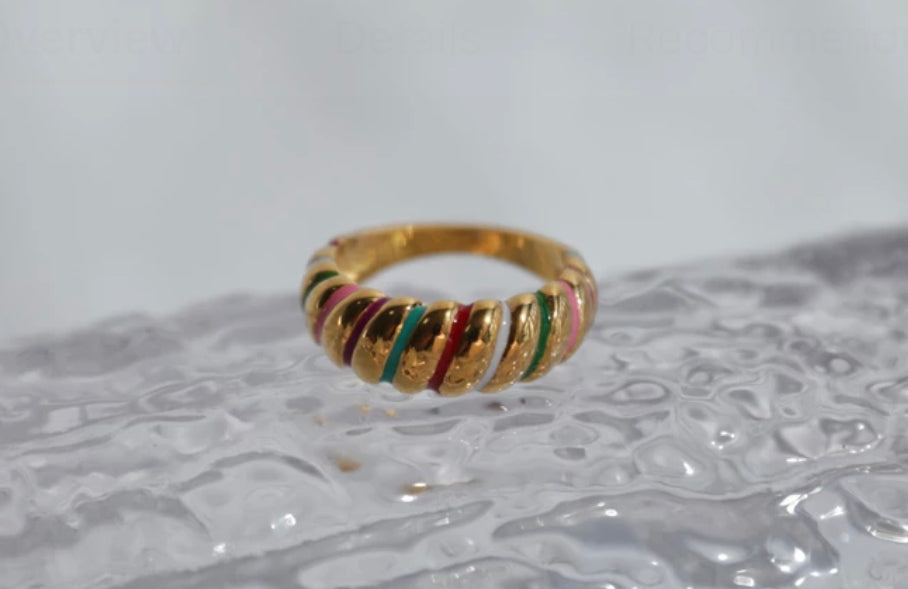 COLOURFUL CROISSANT RING