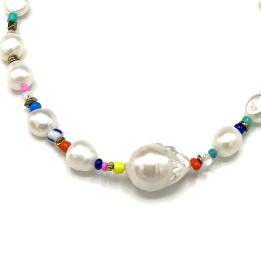 BARBECUE PEARL COLOR BEADED NECKLACE