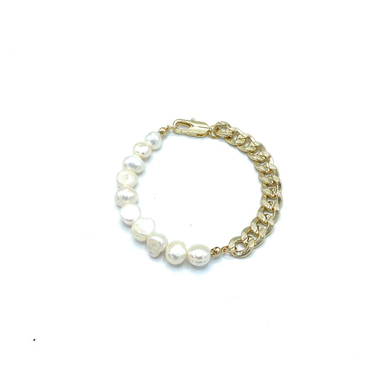 CURB WITH PEARLS BRACELET
