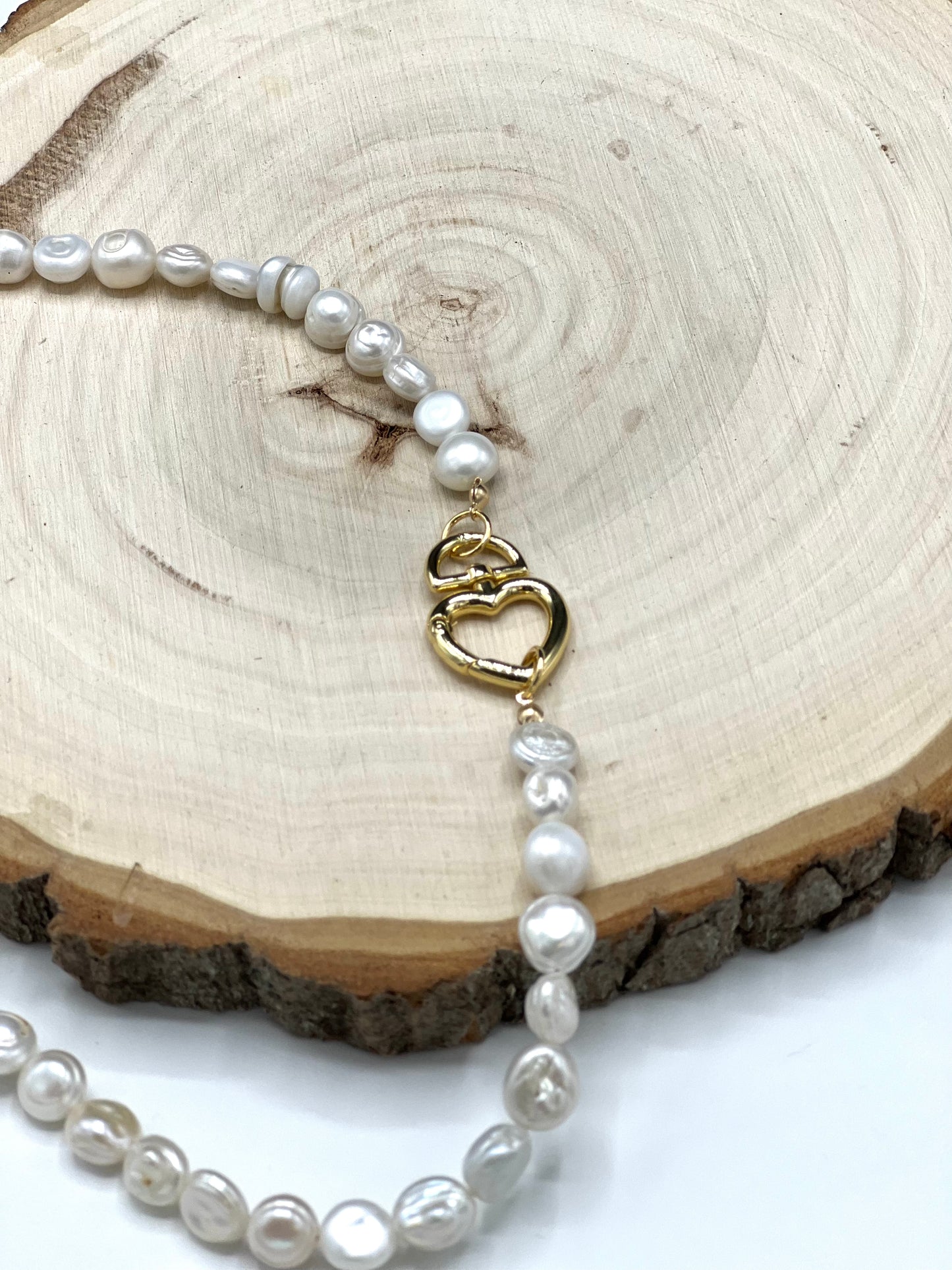 PEARL NECKLACE WITH HEART CLASP