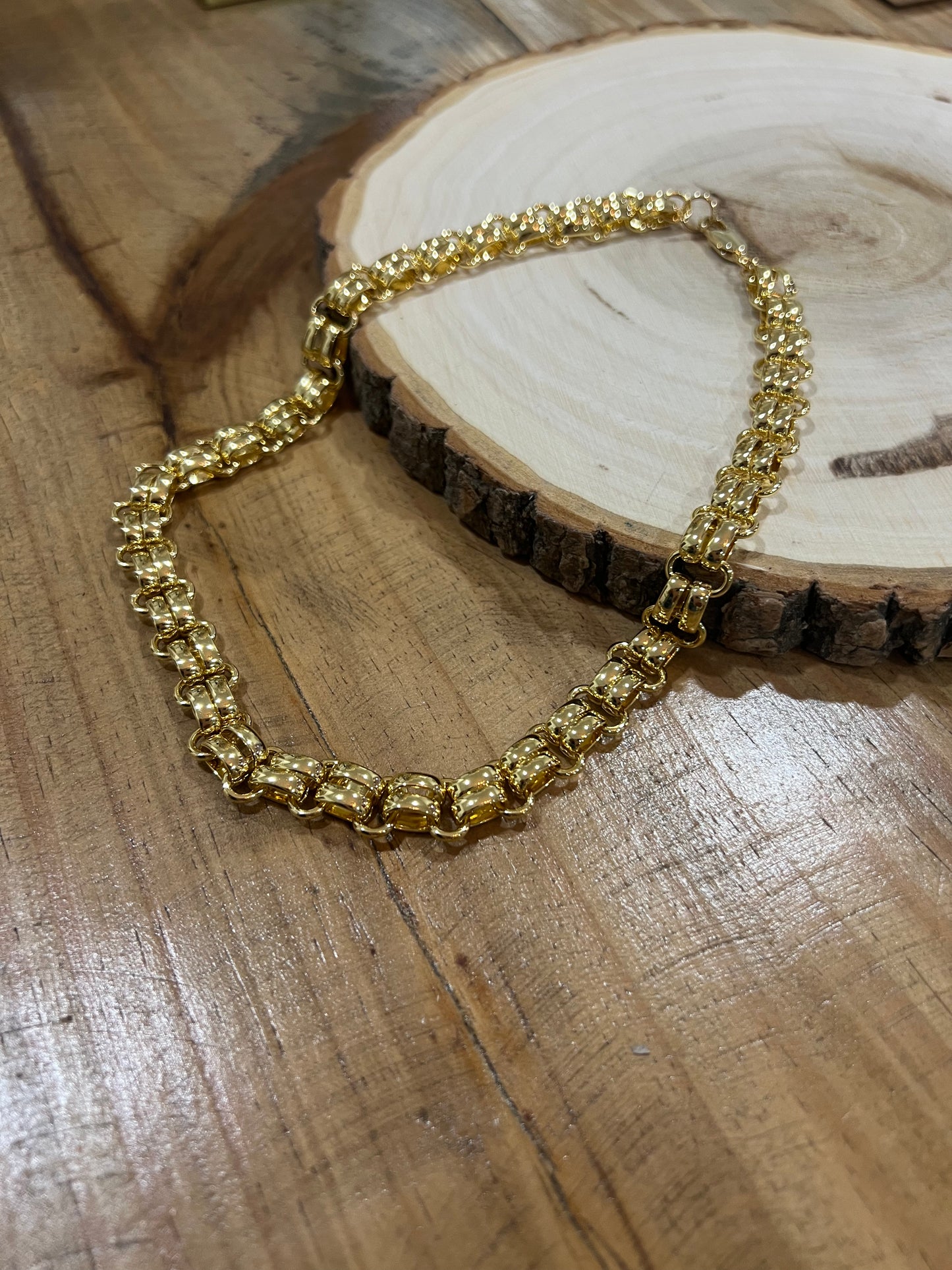 THICK VINTAGE NECKLACE